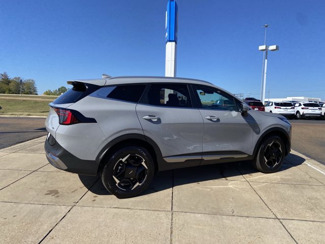 Used 2026 Kia Sportage EX AWD/4WD image 12