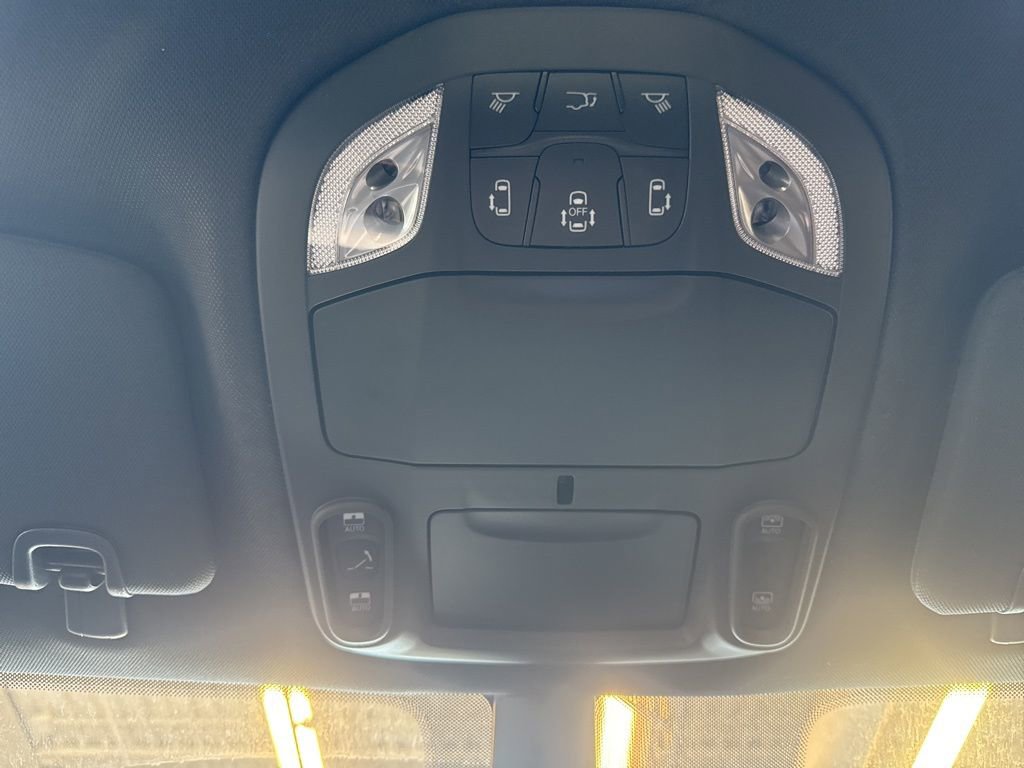 New 2026 Chrysler Pacifica Select FWD image 35