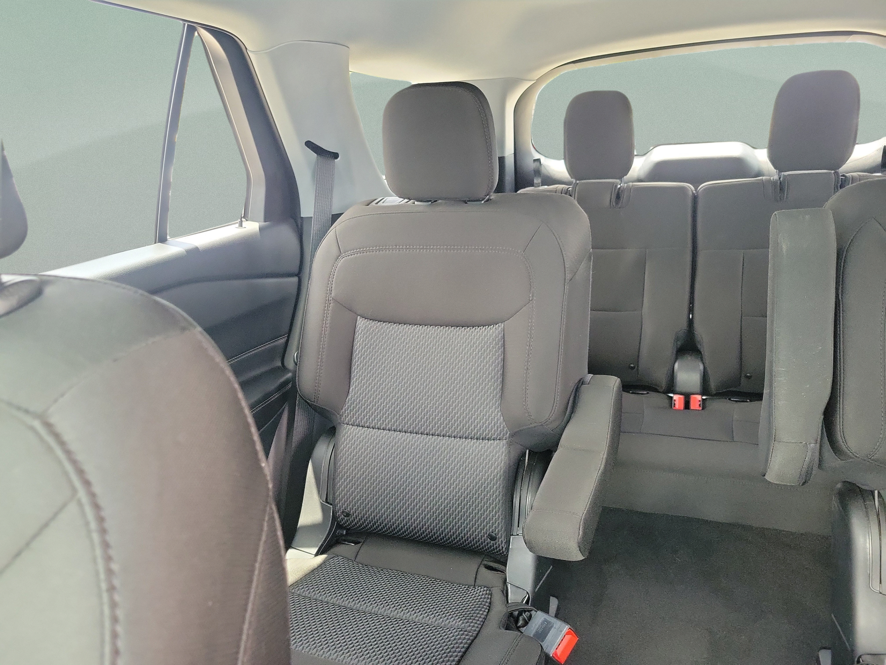 Used 2023 Ford Explorer XLT RWD image 8