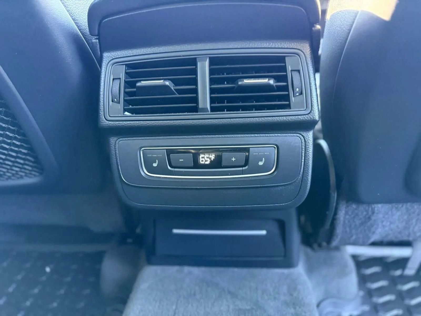 Used 2017 Audi Q7 2.0T Premium image 30