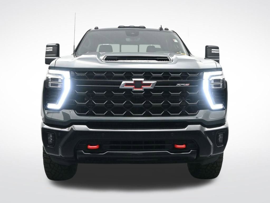 Used 2025 Chevrolet Silverado 2500 ZR2 w/ Technology Package image 2