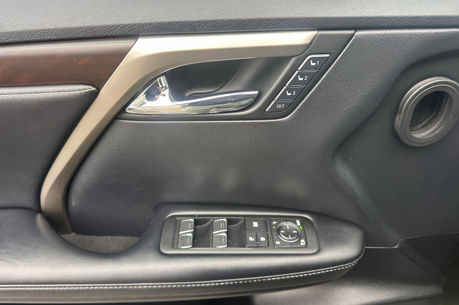 Used 2021 Lexus RX 450h AWD w/ Premium Package image 11