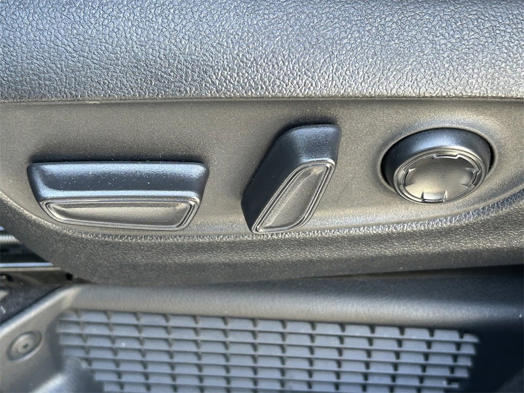 Used 2025 Toyota Sienna XSE image 24
