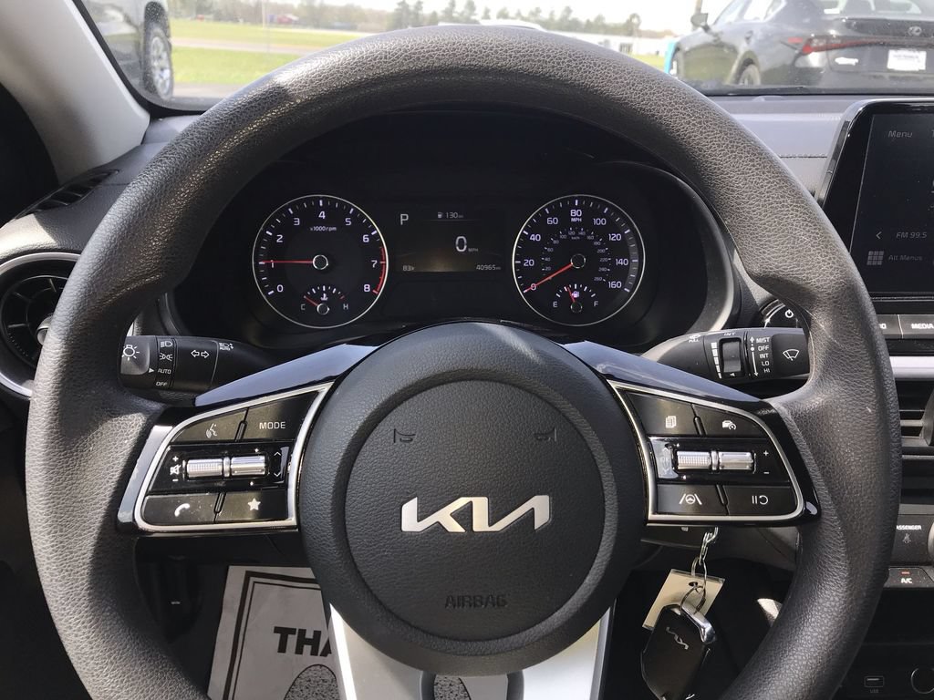 Used 2022 Kia Forte LXS FWD image 14