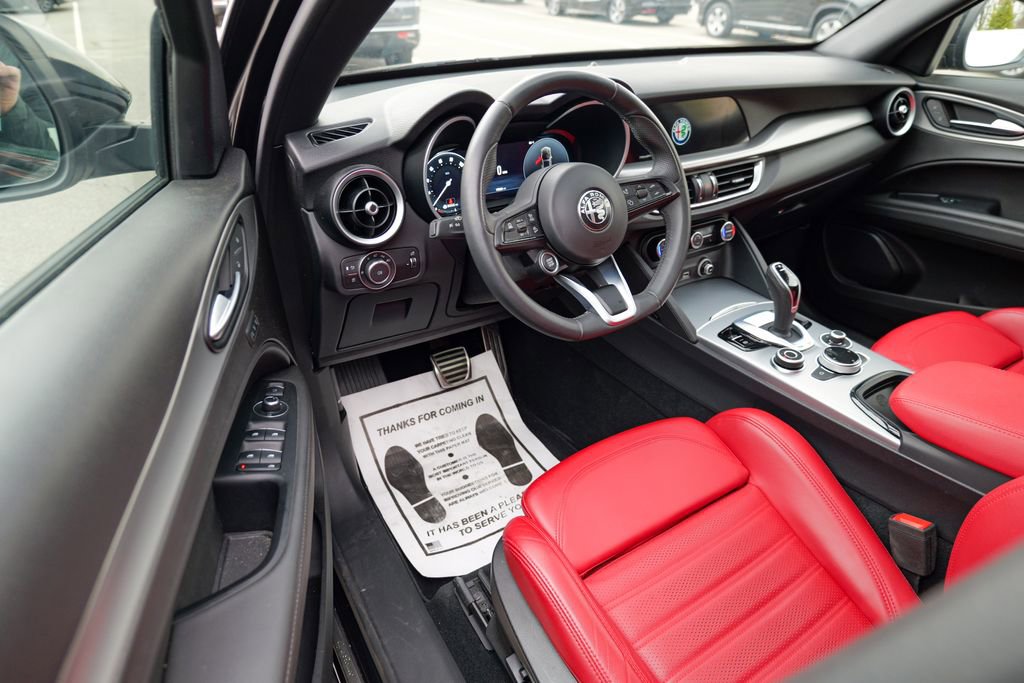 Used 2024 Alfa Romeo Stelvio Ti w/ Performance Driving Package image 19