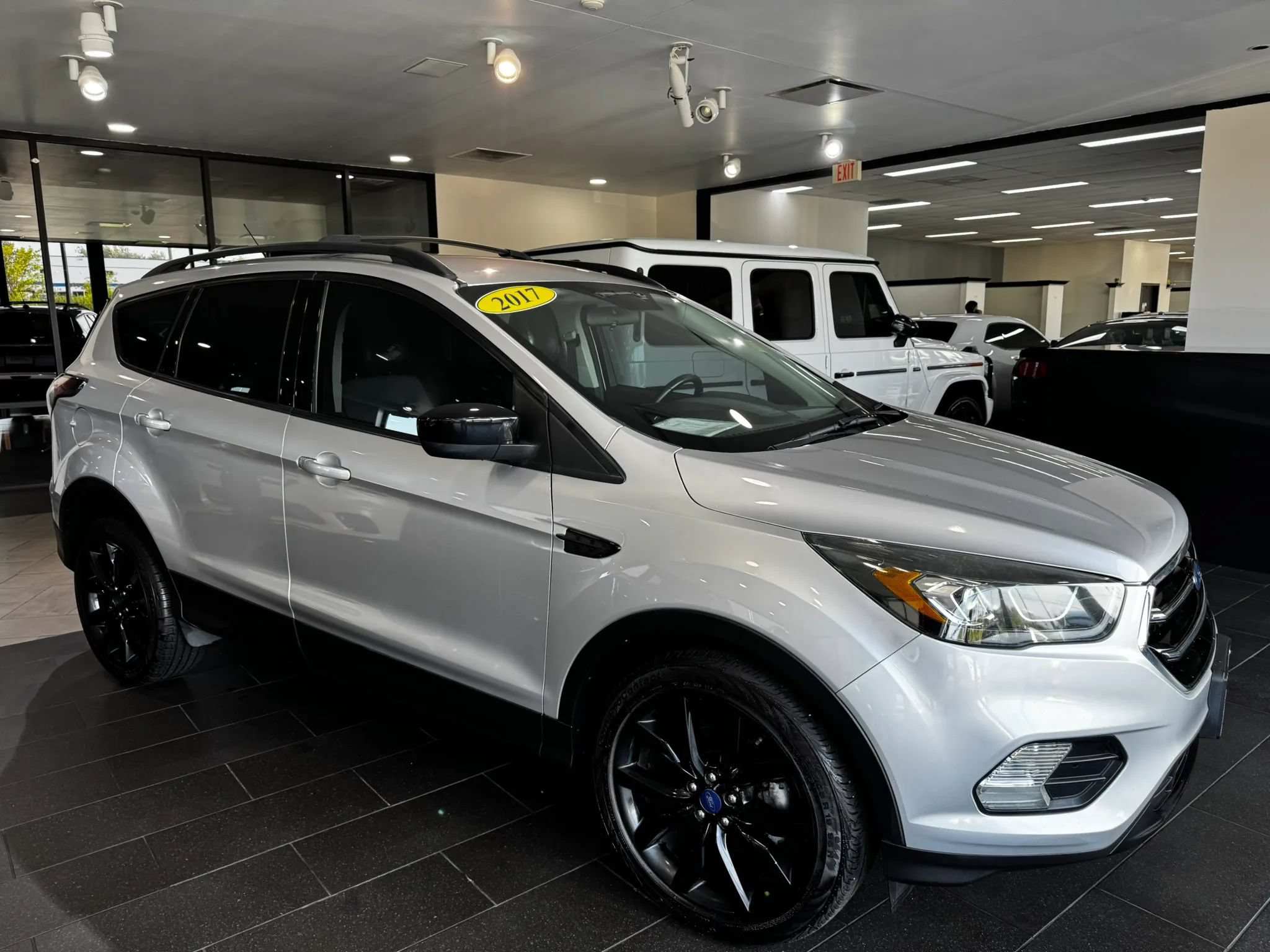 Used 2017 Ford Escape SE w/ Equipment Group 201A FWD image 5