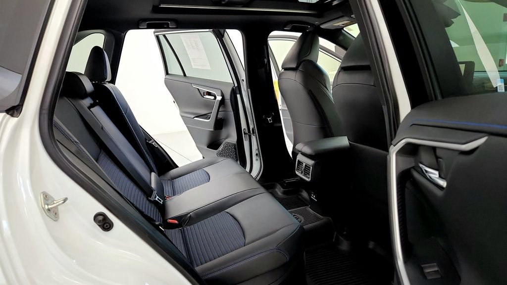 Used 2024 Toyota RAV4 XSE w/ Advanced Technology Package AWD/4WD image 18