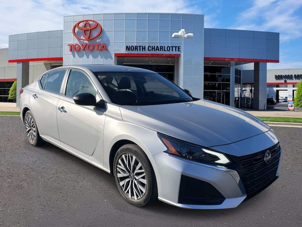 Used 2024 Nissan Altima 2.5 SV video 1