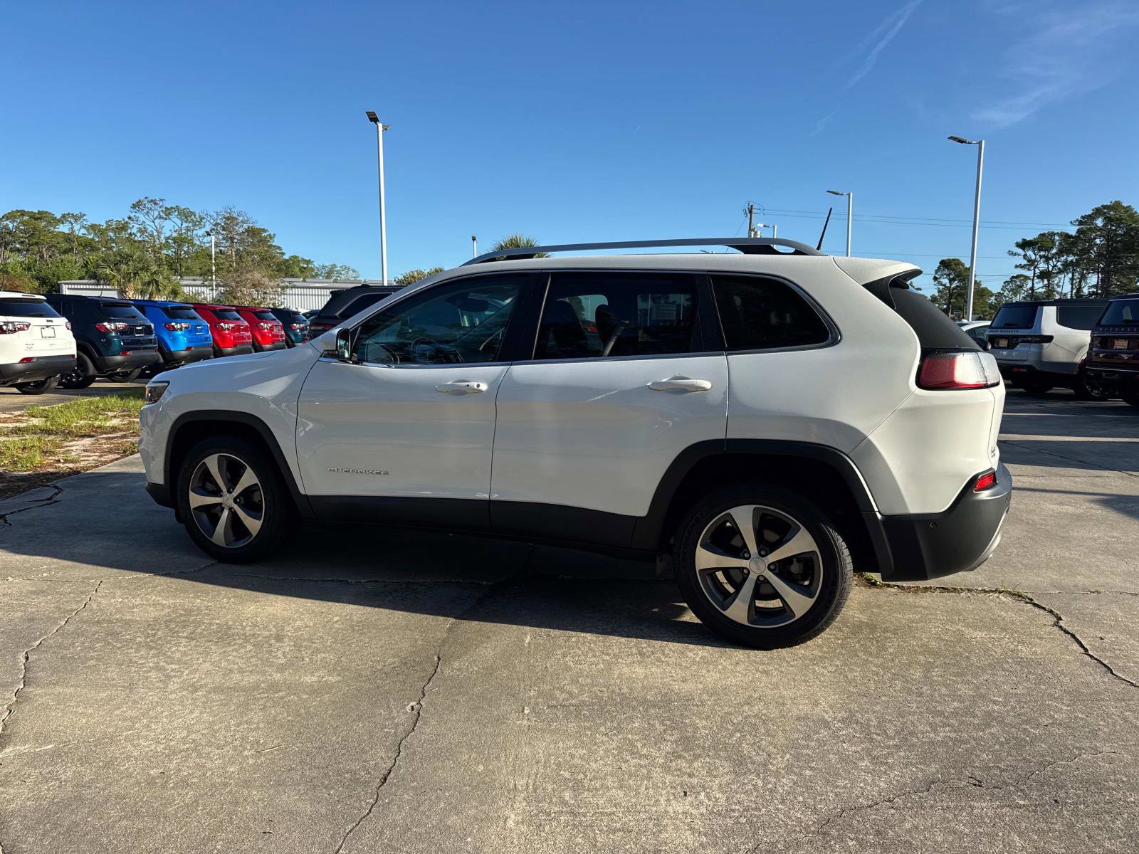 Certified 2021 Jeep Cherokee Limited w/ Elite Package image 5