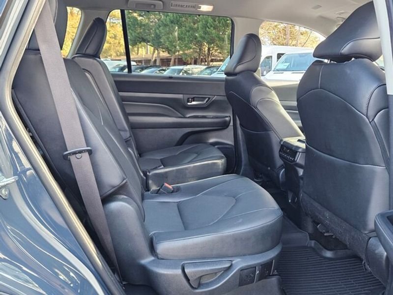 Used 2024 Toyota Grand Highlander XLE image 19