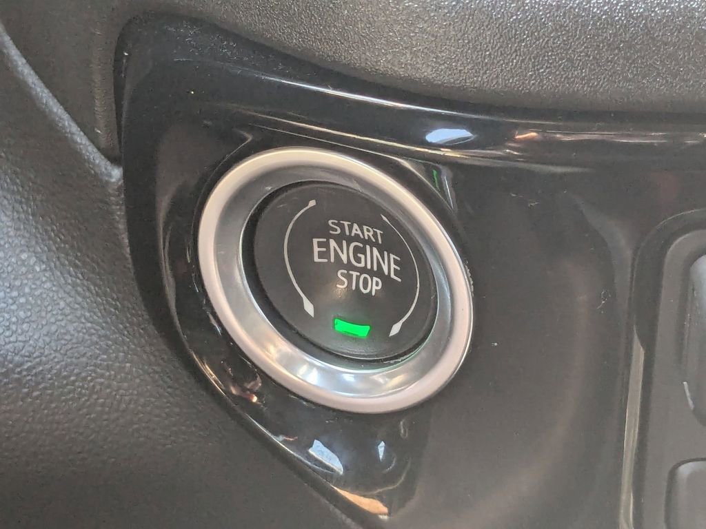 Used 2022 Chevrolet Silverado 1500 LTZ w/ LTZ Premium Package AWD/4WD image 22