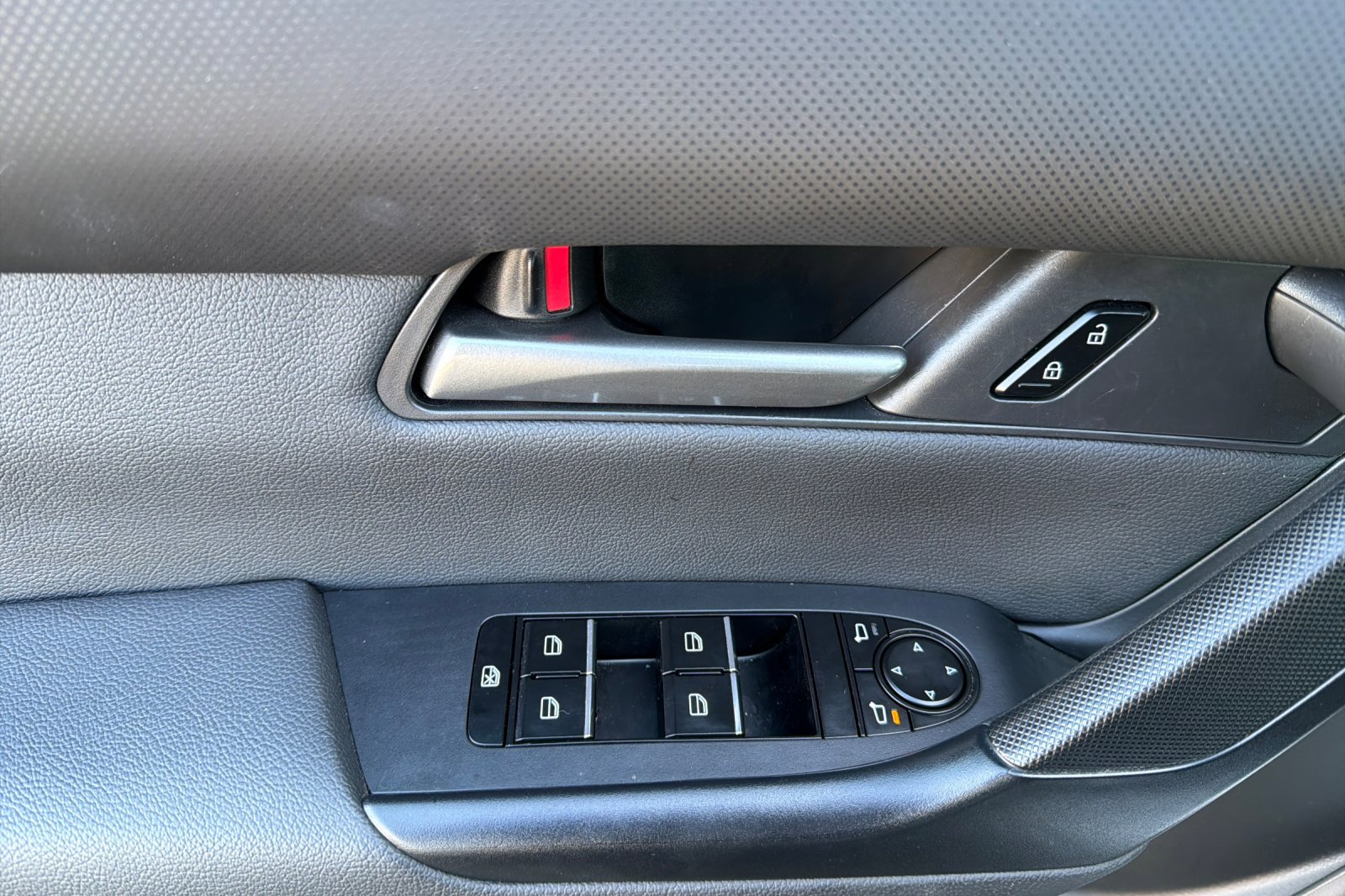 Used 2025 MAZDA CX-50 AWD 2.5 S w/ Preferred Package image 11