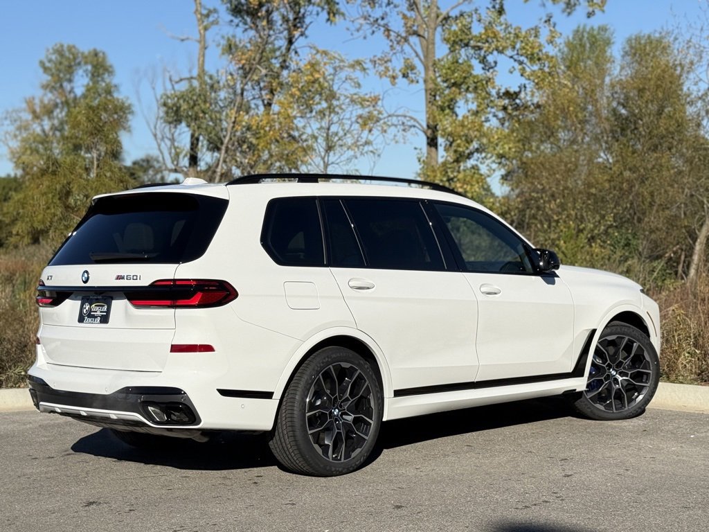 New 2026 BMW X7 M60i w/ Climate Comfort Package image 7