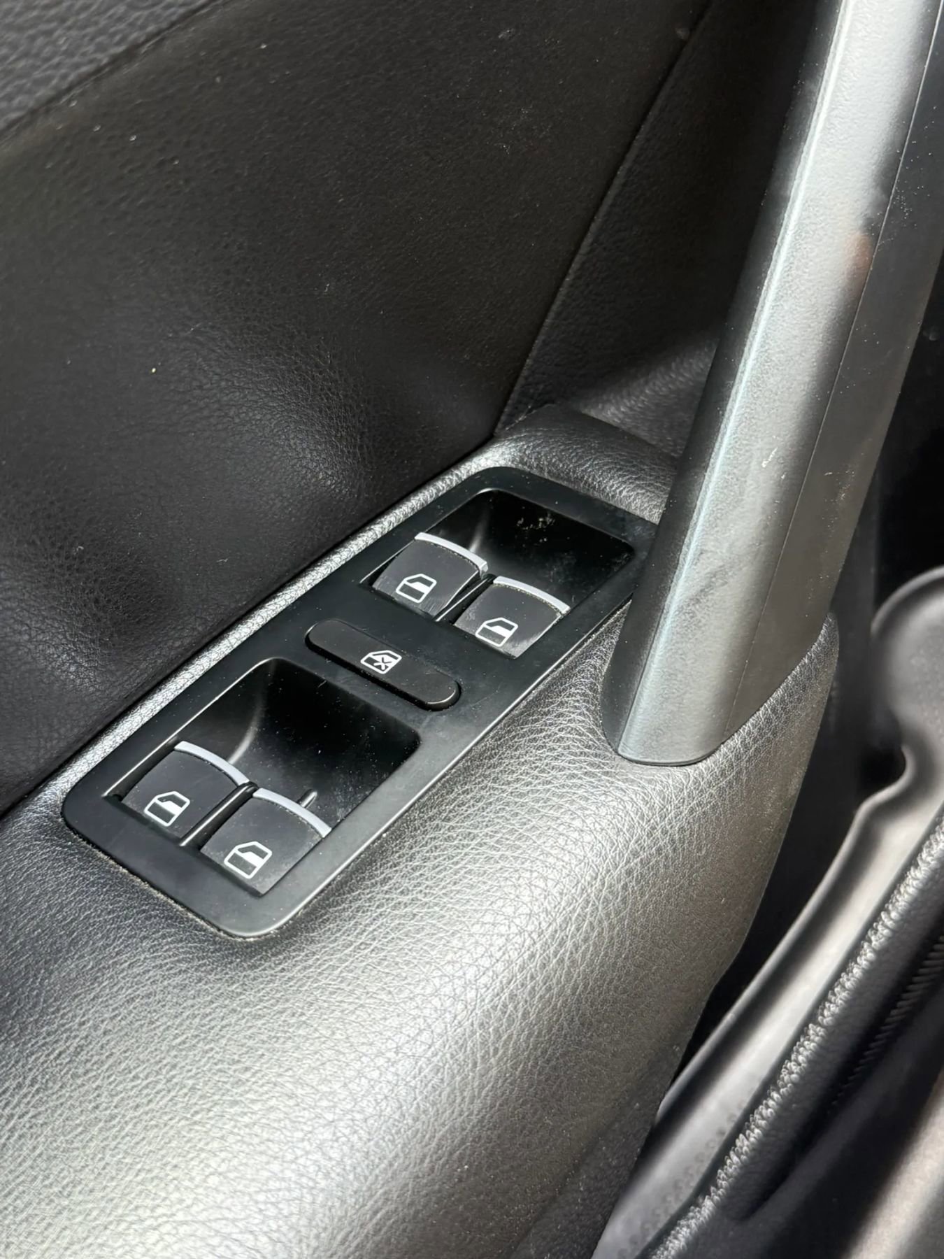 Used 2013 Volkswagen Passat 2.5 SE image 24