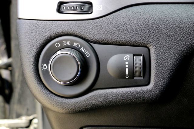 Used 2020 Jeep Cherokee Latitude image 19