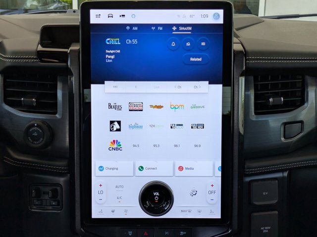 Used 2023 Ford F150 Lightning Platinum image 18