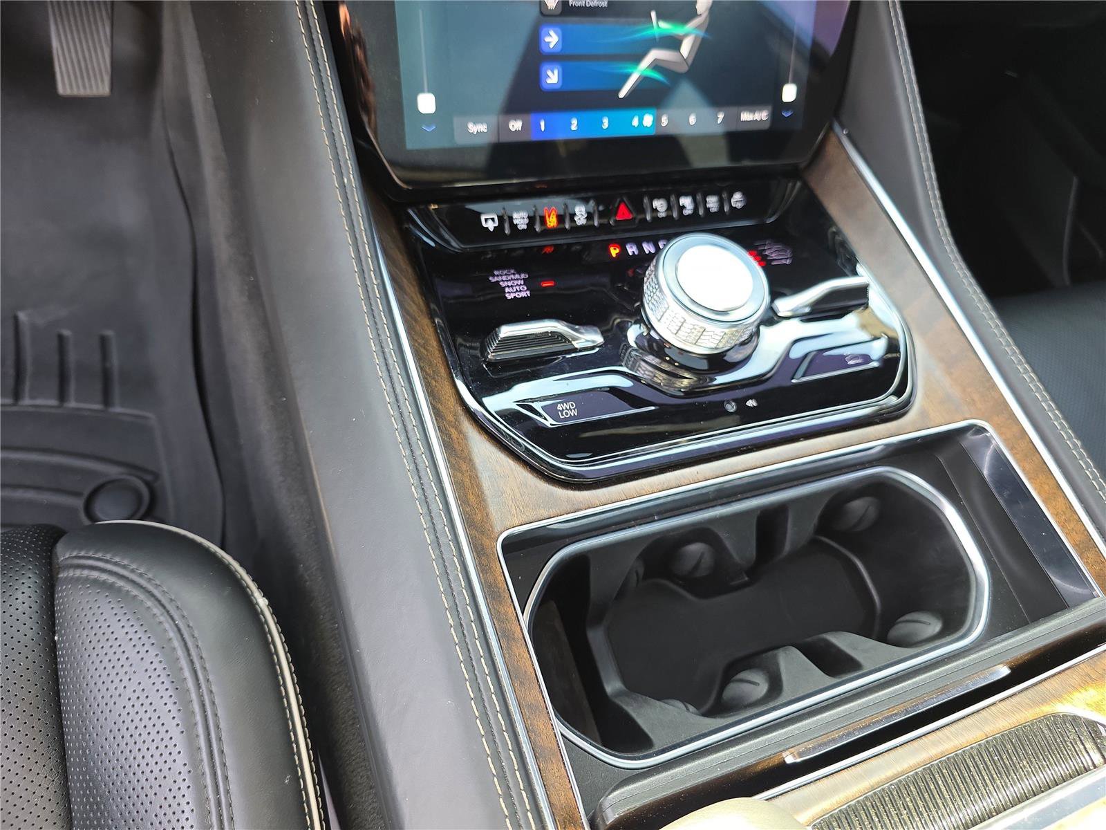 Used 2022 Jeep Grand Wagoneer Series II w/ Convenience Group III image 26