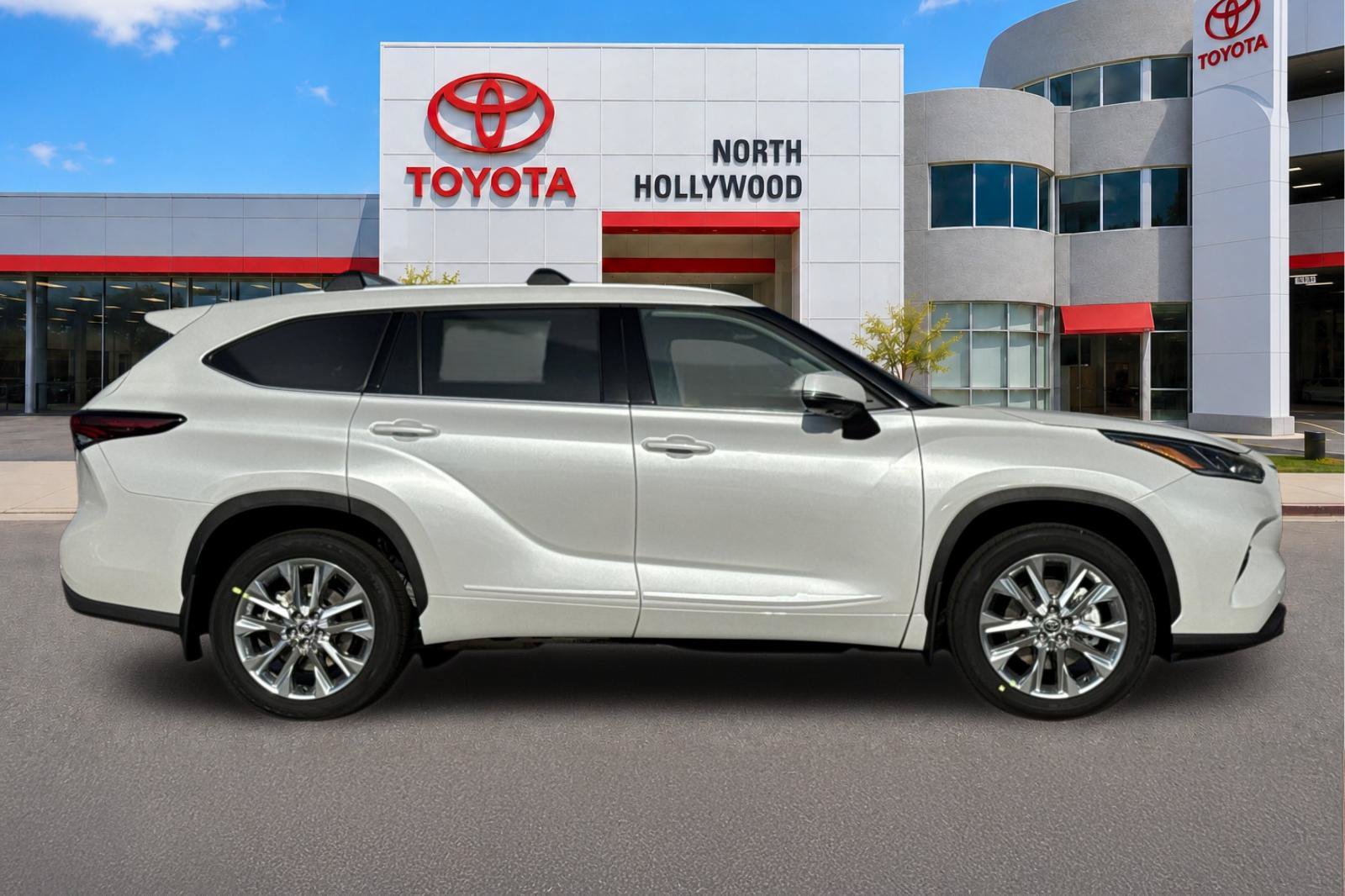 New 2026 Toyota Highlander Limited AWD/4WD image 6