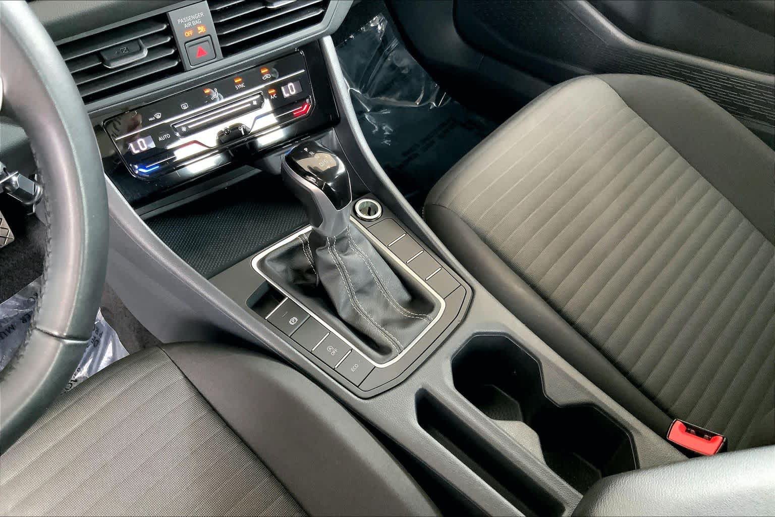 Used 2025 Volkswagen Jetta S FWD image 17