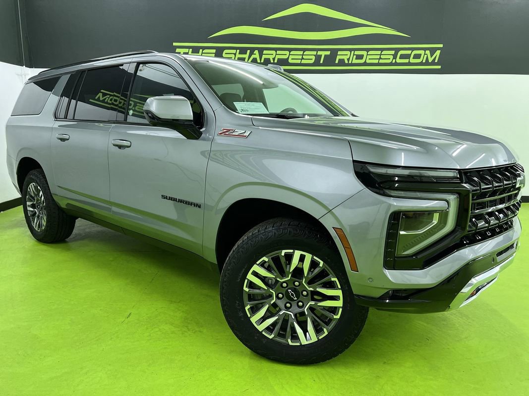 Used 2025 Chevrolet Suburban Z71 AWD/4WD image 1