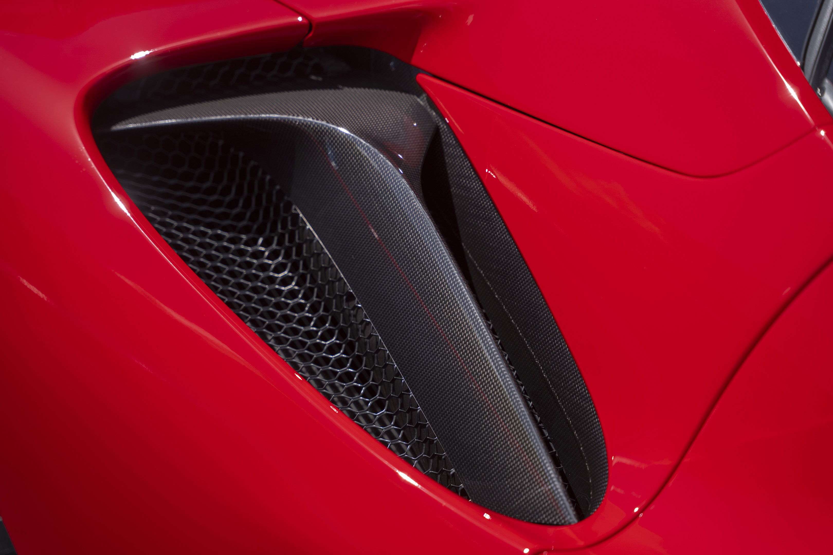 Used 2022 Ferrari SF90 Spider AWD/4WD image 19