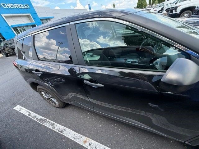 Used 2023 Nissan Rogue S AWD/4WD image 4