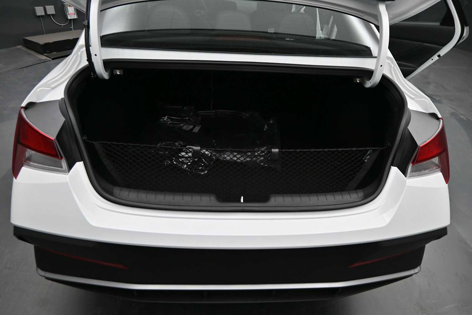 New 2026 Hyundai Elantra SEL Sport FWD image 15