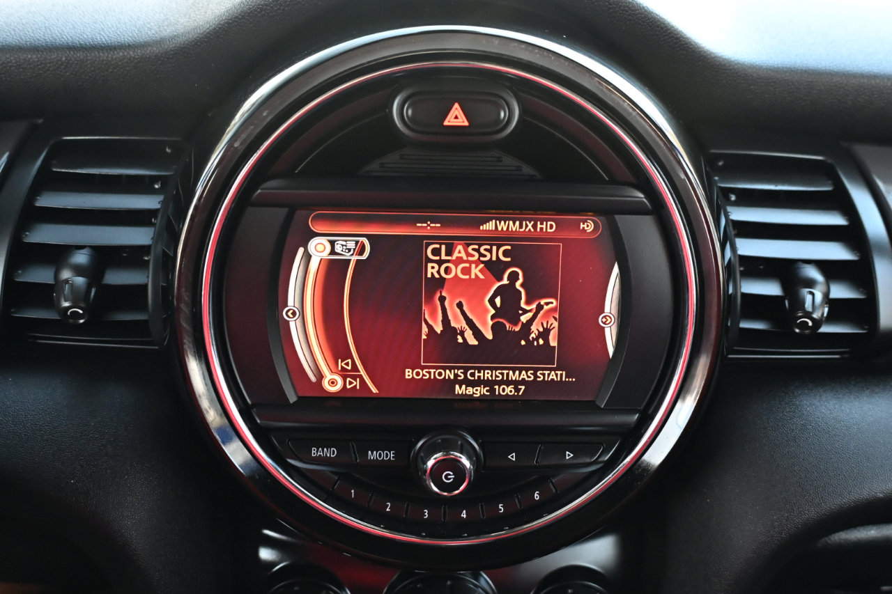 Used 2018 MINI Cooper Convertible image 17