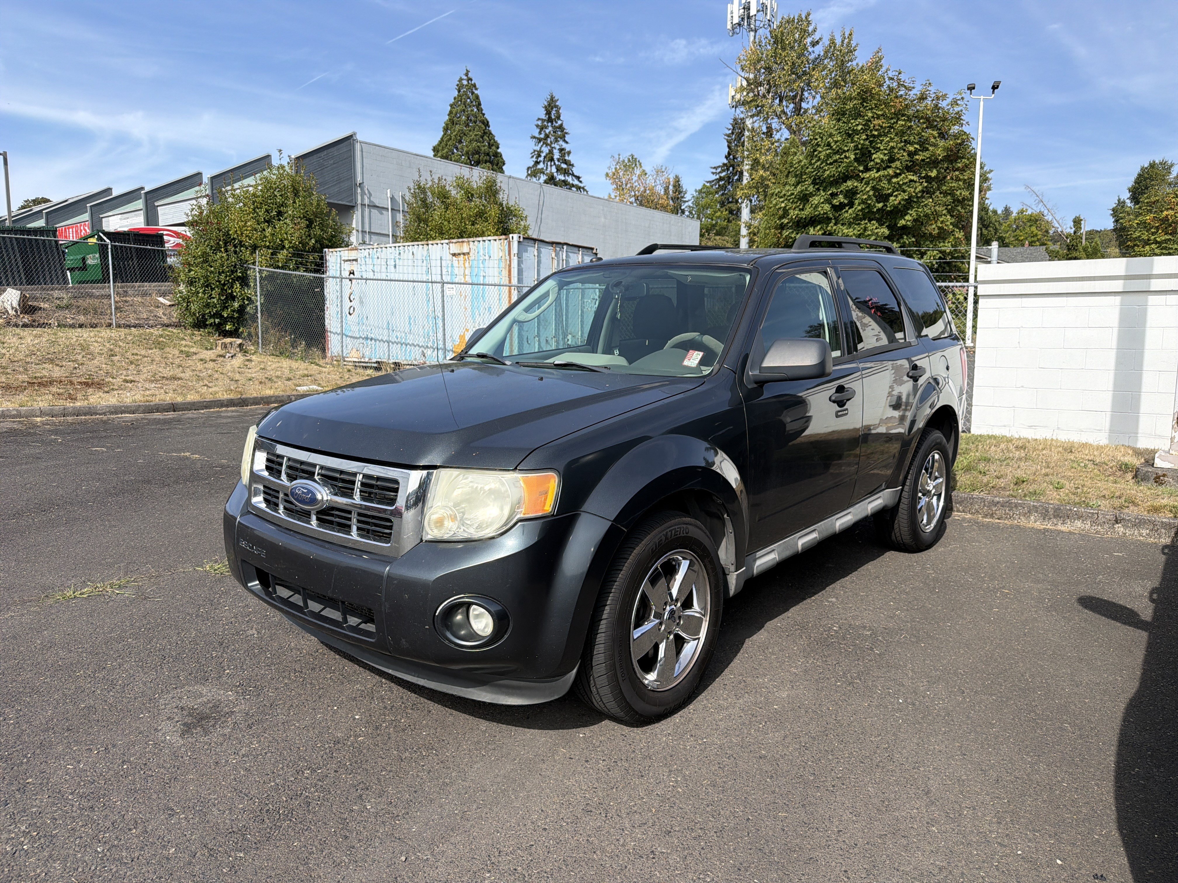 Used 2009 Ford Escape XLT FWD image 1