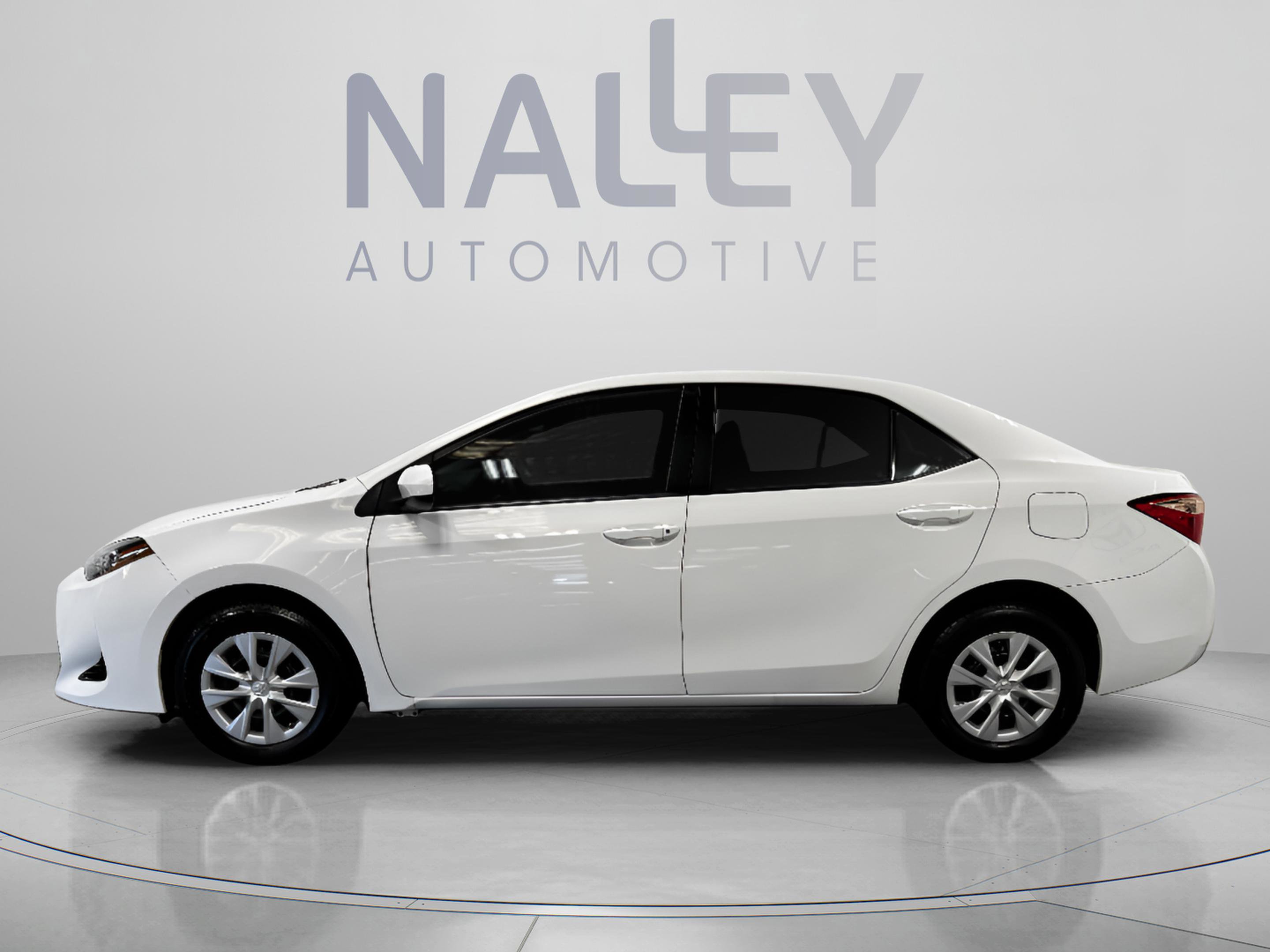 Used 2019 Toyota Corolla L image 2