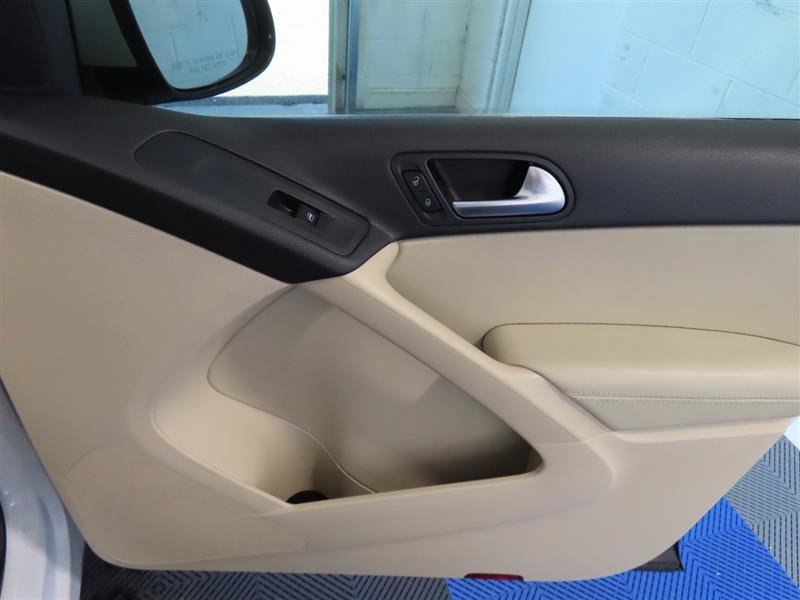Used 2017 Volkswagen Tiguan S FWD image 36