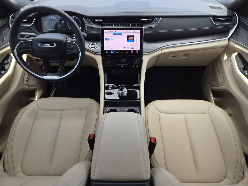 Used 2024 Jeep Grand Cherokee Limited AWD/4WD image 21