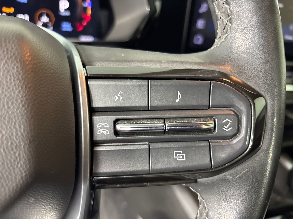 Used 2024 Chevrolet Colorado LT w/ LT Convenience Package image 15