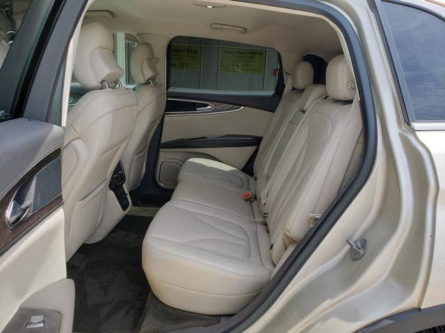 Used 2017 Lincoln MKX Select w/ Select Plus Package FWD image 12