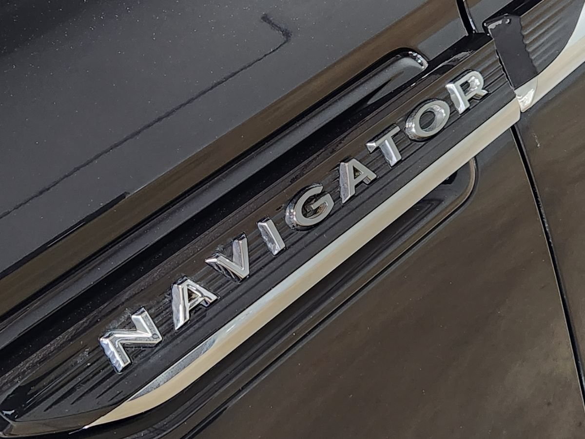 Used 2022 Lincoln Navigator Reserve AWD/4WD image 25