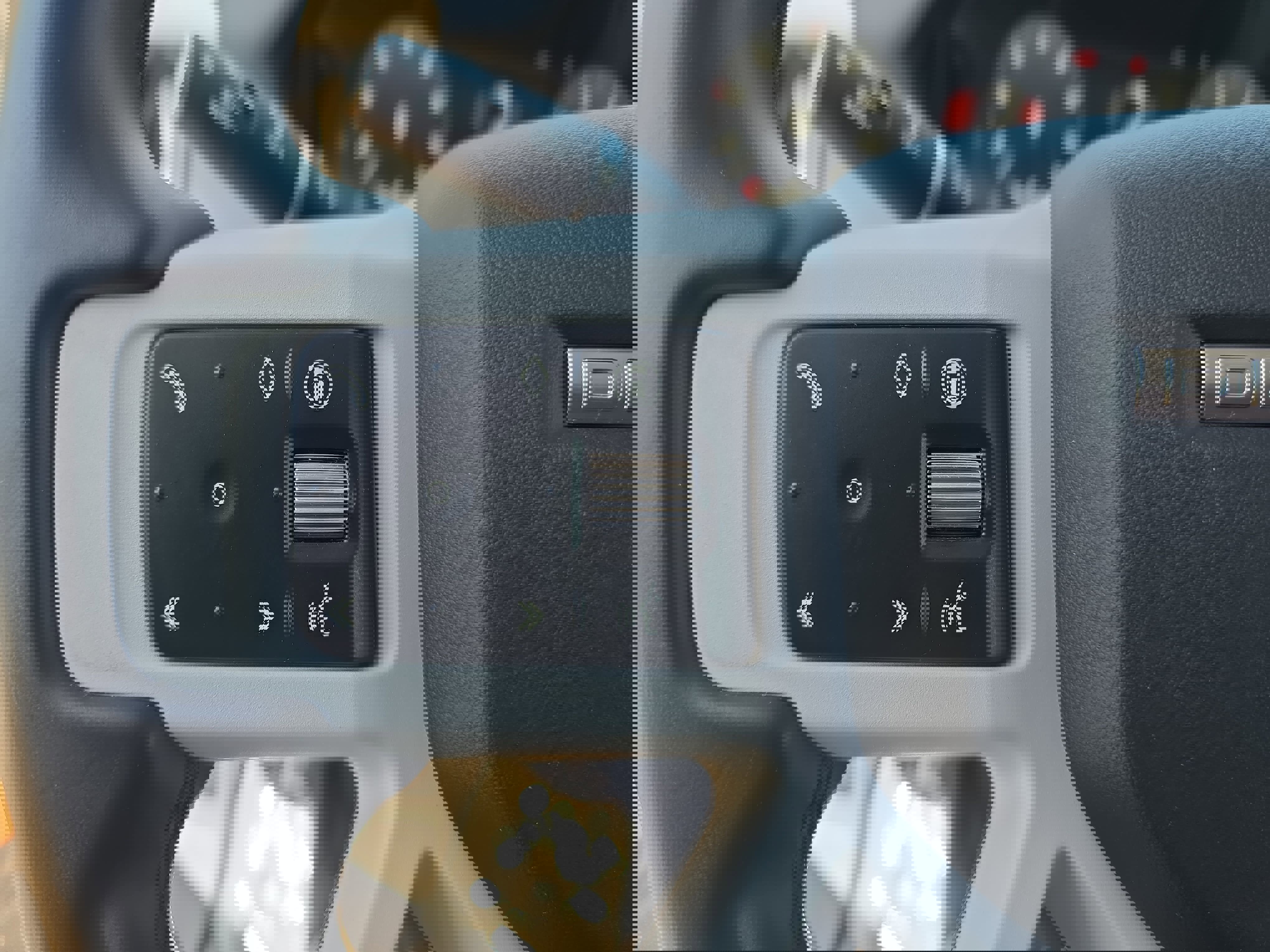 Used 2025 Land Rover Defender 110 S image 17