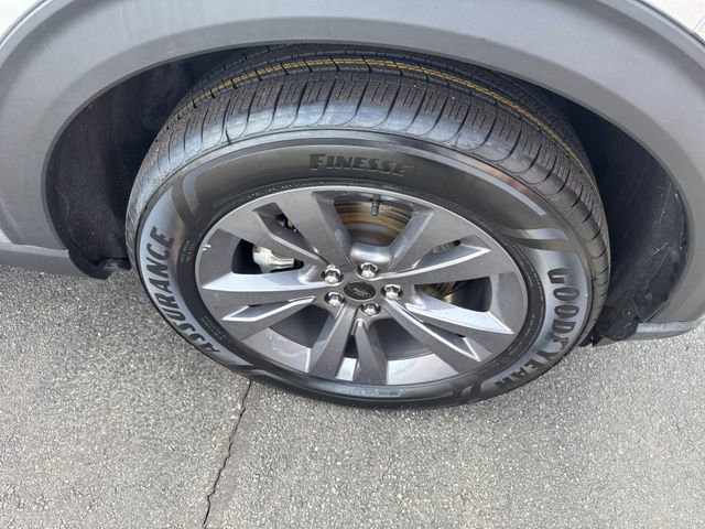 Certified 2022 Ford Explorer XLT w/ Equipment Group 202A image 12