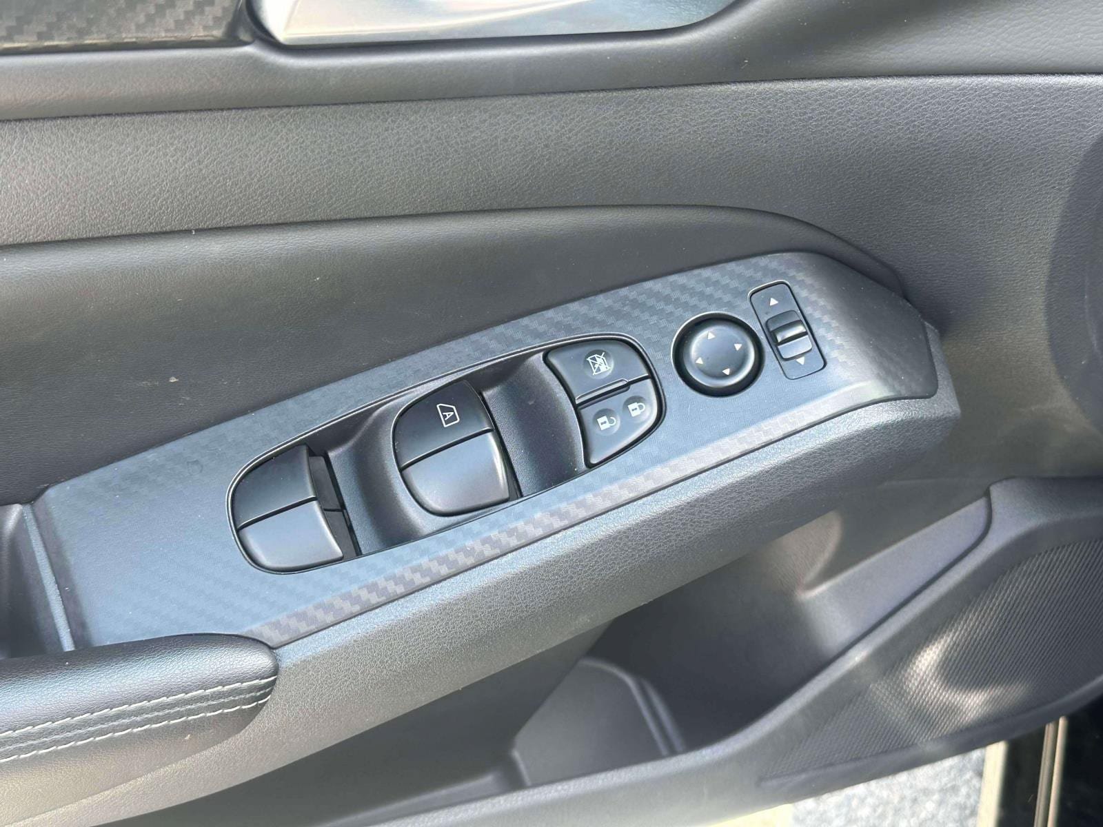 Used 2025 Nissan Altima 2.5 SV FWD image 15