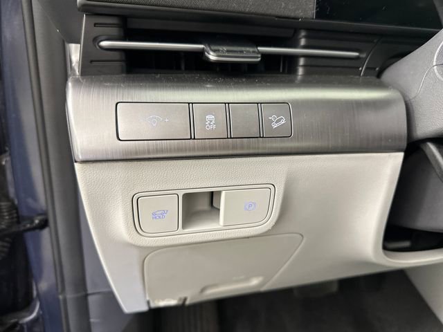 Used 2024 Hyundai Kona Limited image 19