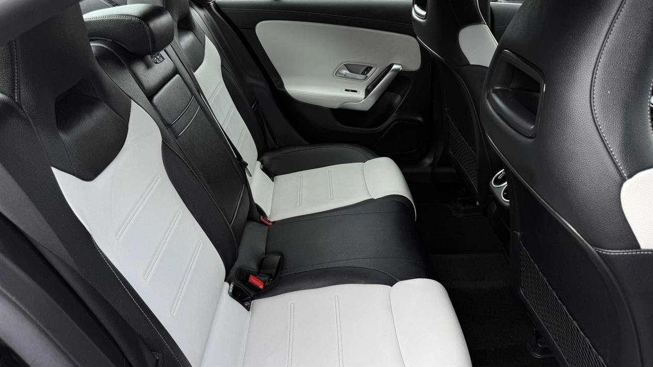 Used 2023 Mercedes-Benz CLA 250 4MATIC image 36