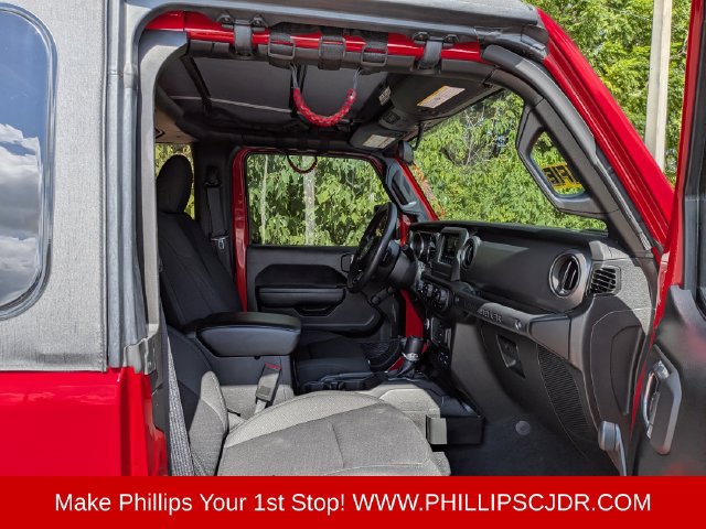 Certified 2022 Jeep Wrangler Sport AWD/4WD image 12