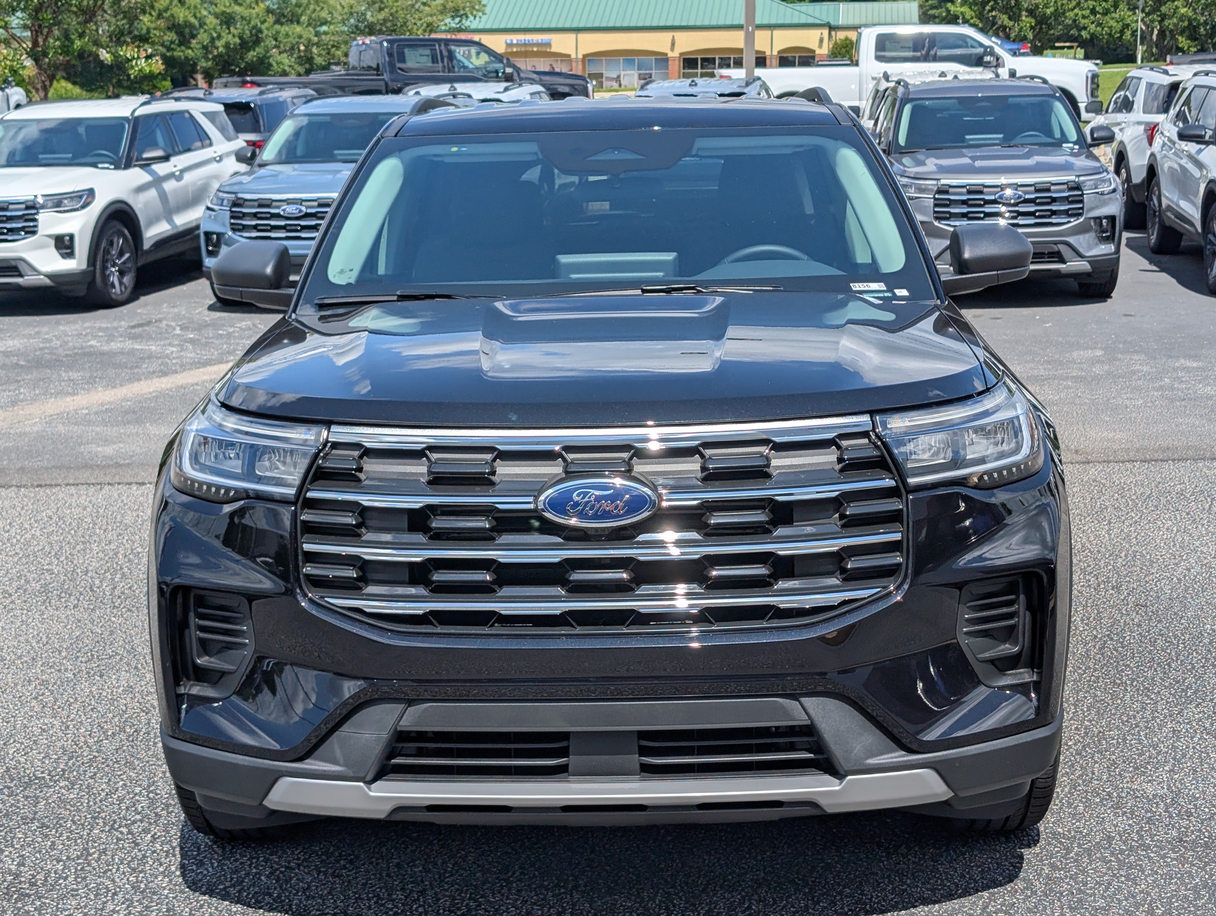 New 2026 Ford Explorer Active RWD image 3