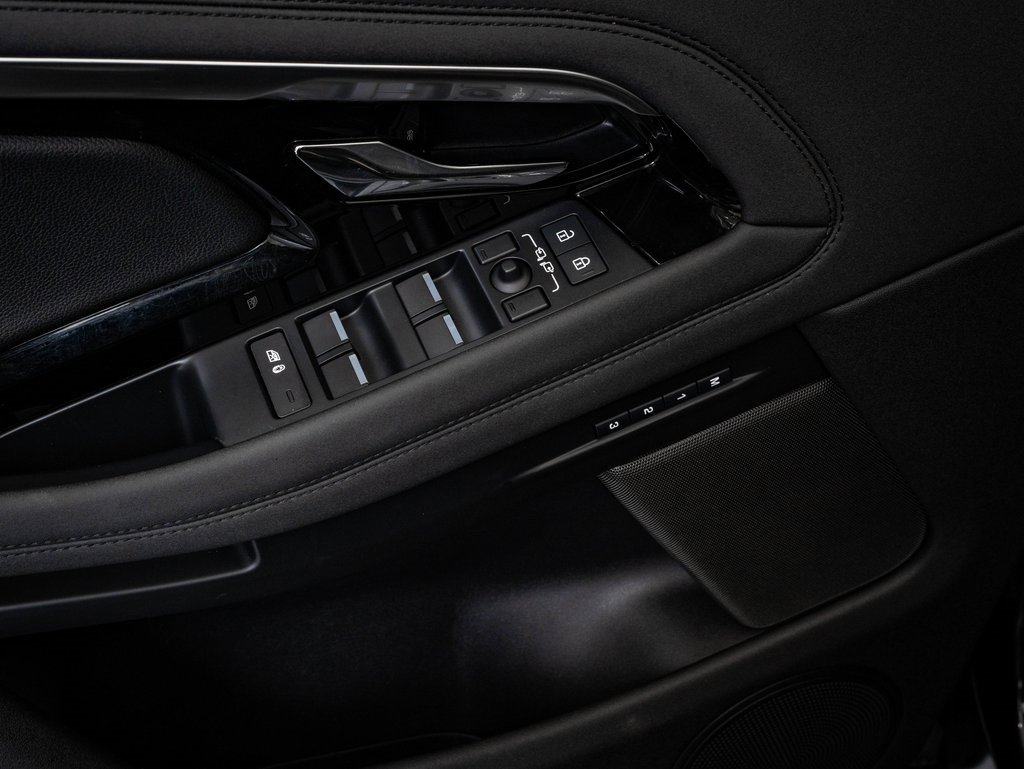 Used 2023 Land Rover Range Rover Evoque R-Dynamic SE image 25