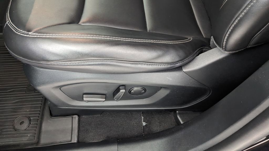 Certified 2022 Ford Explorer XLT w/ Equipment Group 202A image 26