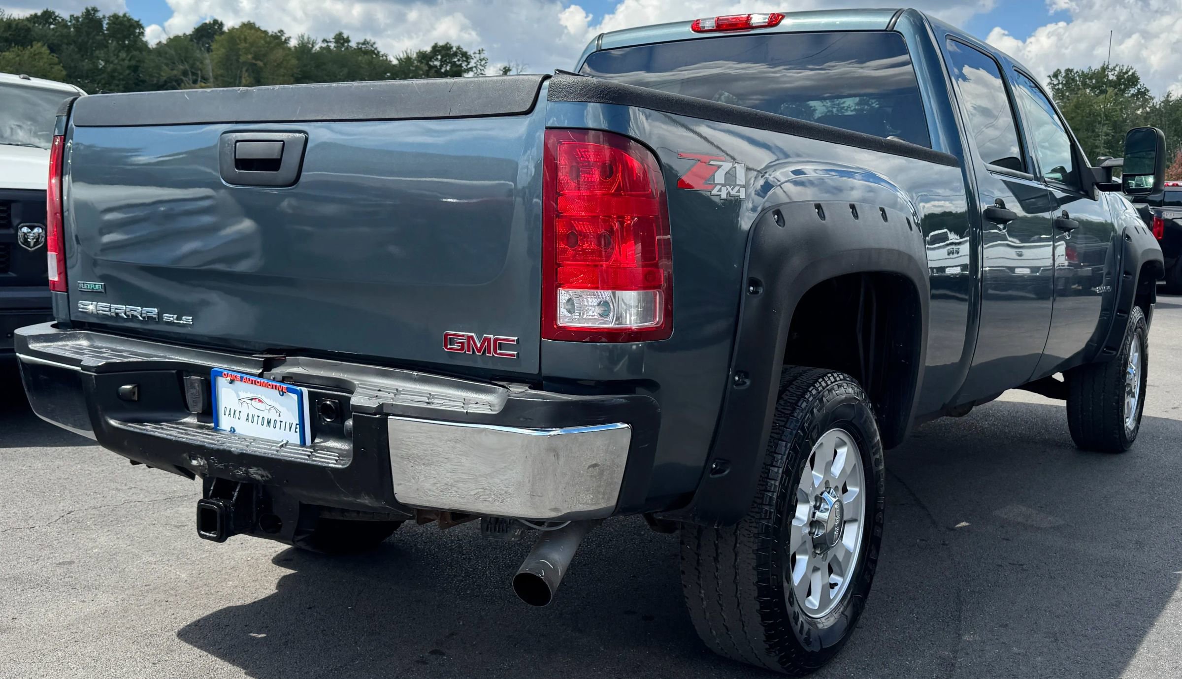 Used 2012 GMC Sierra 2500 SLE w/ SLE Preferred Package image 5