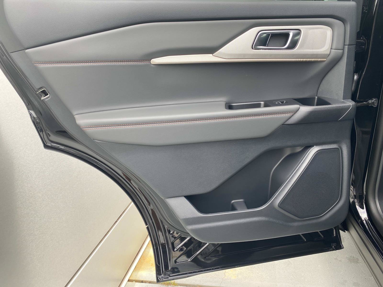 New 2026 Ford Explorer Active RWD image 10