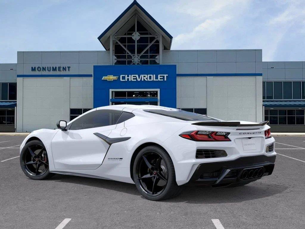 Used 2027 Chevrolet Corvette Grand Sport RWD image 3