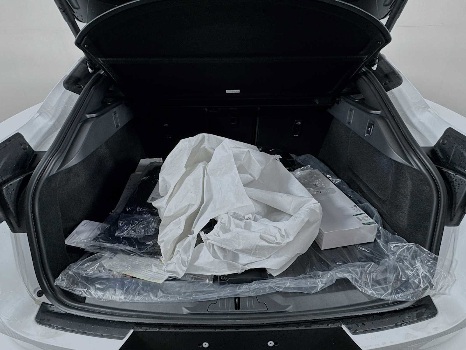 New 2024 Jaguar I-PACE R-Dynamic HSE image 25