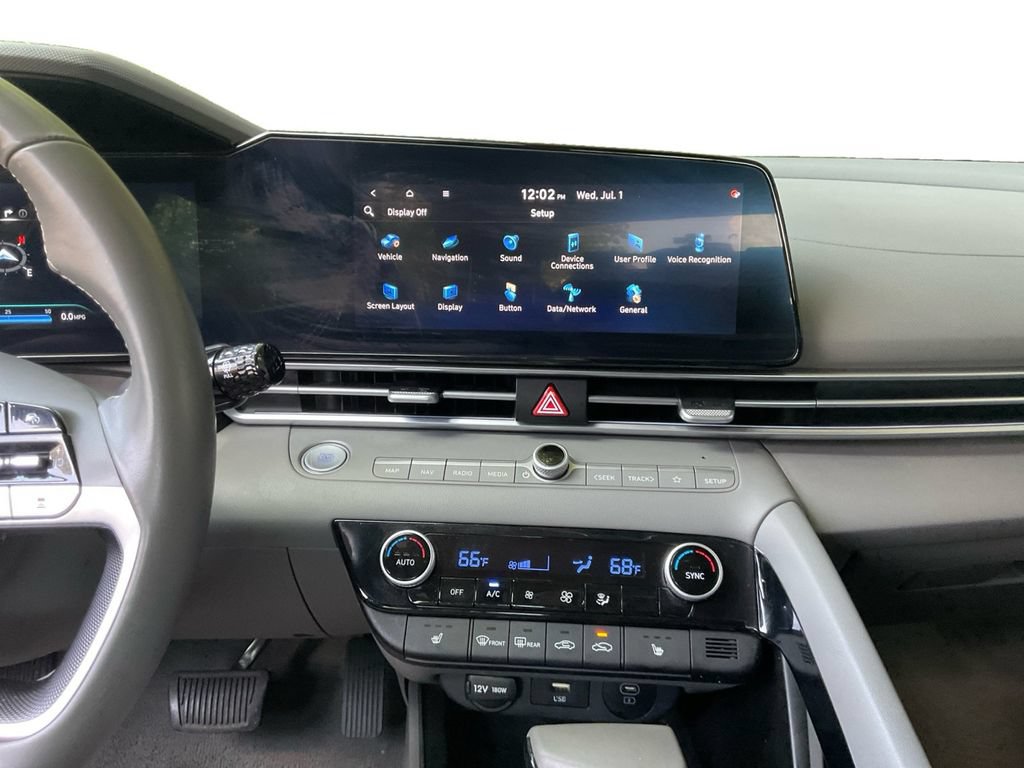 Used 2025 Hyundai Elantra SEL FWD image 12