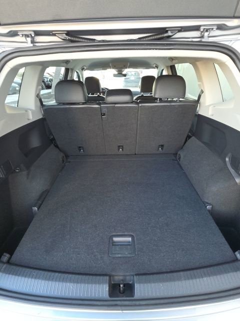 Used 2024 Volkswagen Tiguan SE image 18